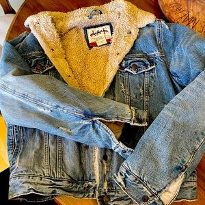 A&F Vintage trucker denim Jean jacket with Sherpa lining